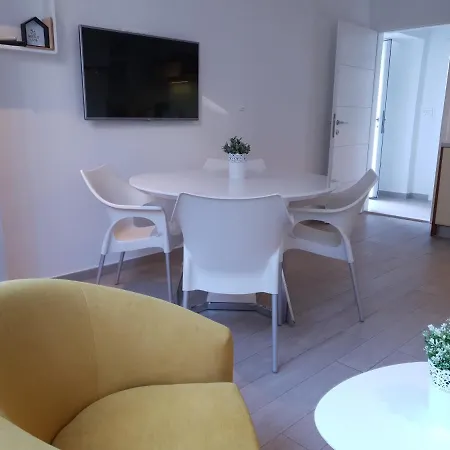 Apartament App 2+2 Nizic *