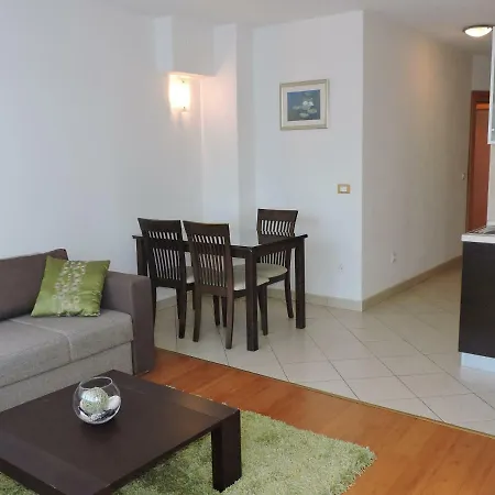 App 2+2 Nizic * ماكارسكا