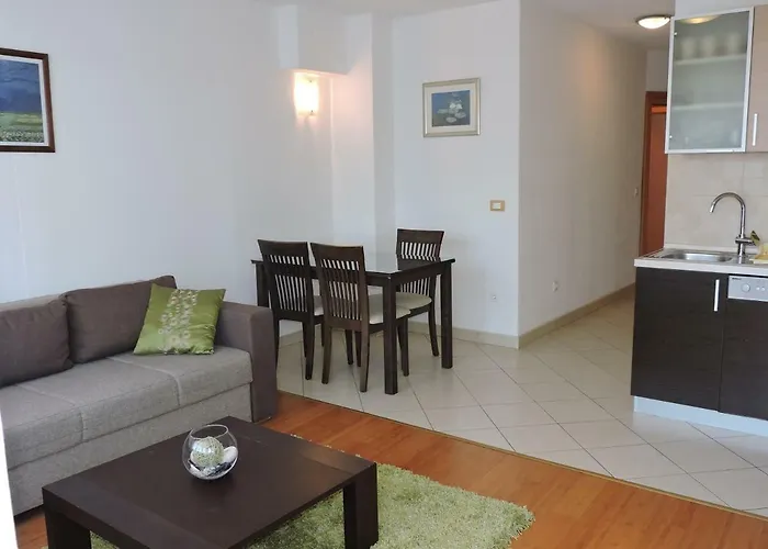 App 2+2 Nizic * ماكارسكا