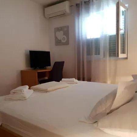 App 2+2 Nizic Apartment